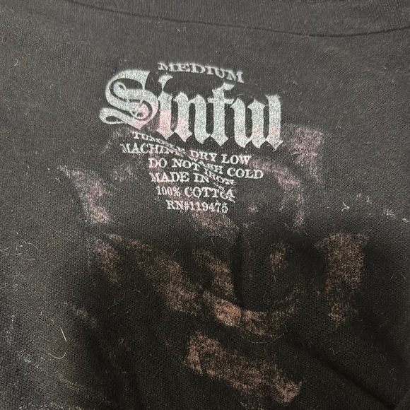 RARE Sinful by Affliction Rhinestone Black Graphic V-Neck Top with Rose - Picture 6 of 12